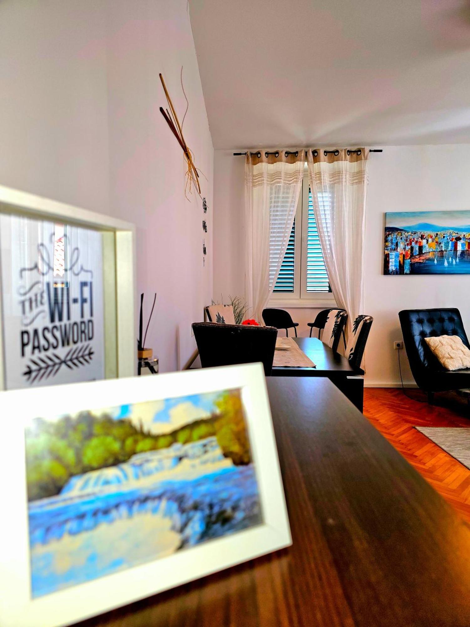 Apartman Square View Шибеник Экстерьер фото